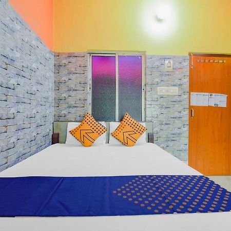 Spot On 74542 Aarav Hotel Jādabpur Extérieur photo