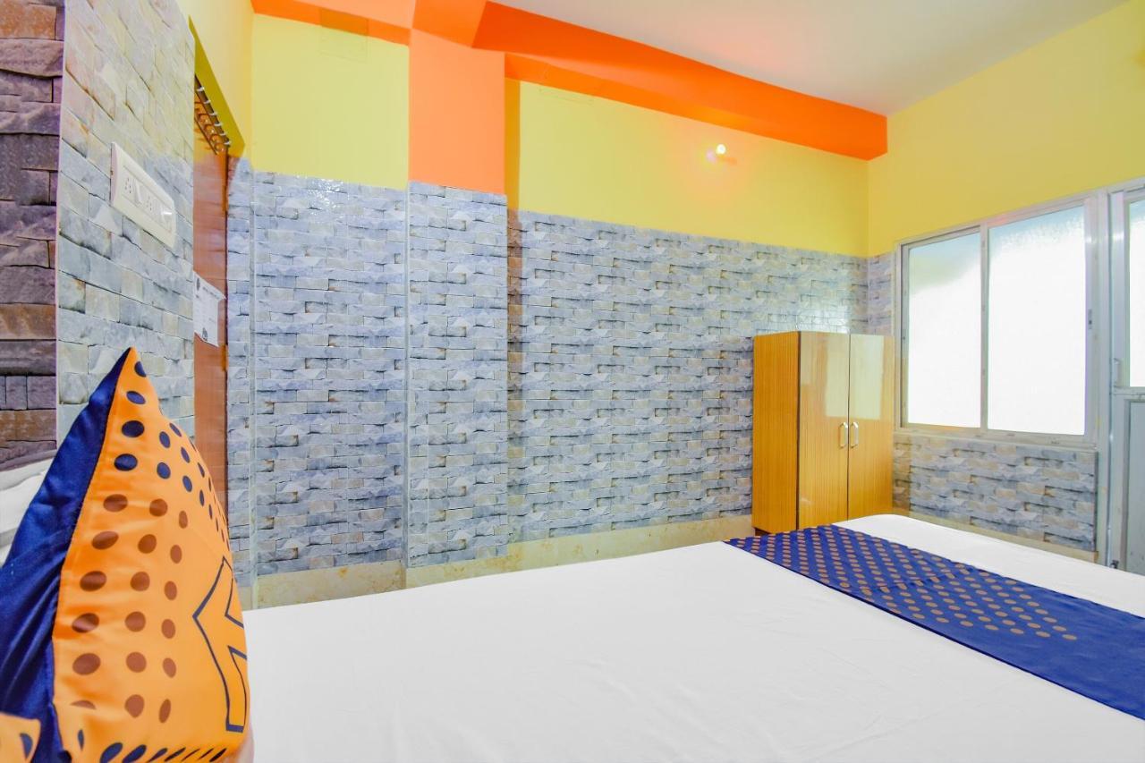 Spot On 74542 Aarav Hotel Jādabpur Extérieur photo